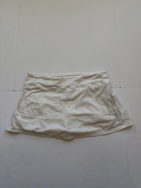 Lululemon Women’s Pace Rival Mid Rise Skirt White Size 14, w/ Short Lining